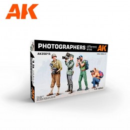 AK35015 Photographers...