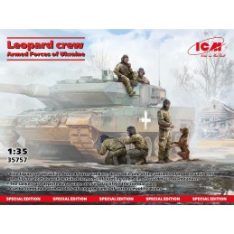 ICM35757 1/35 Leopard crew...