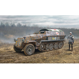 IT7077 Sd.Kfz. 251/8 AMBULANCE
