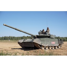 TR 09587  RUSSIAN T-80BVM...